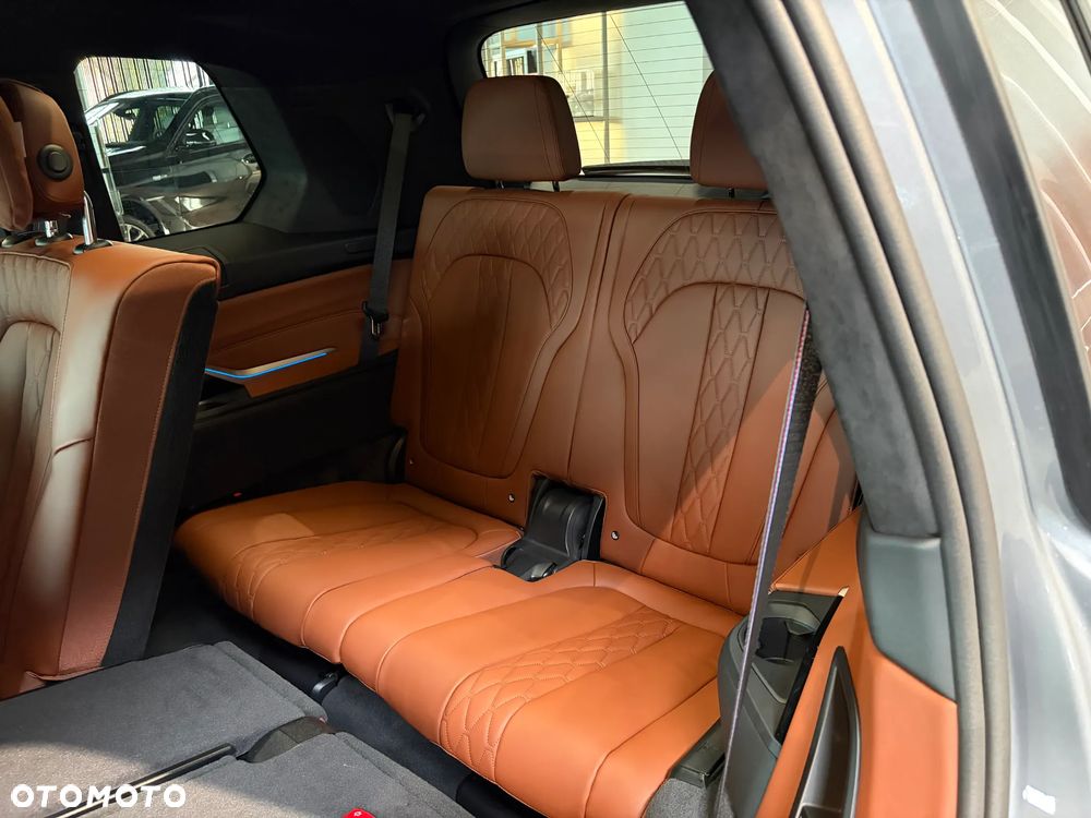 BMW X7 M60i xDrive mHEV sport - 28
