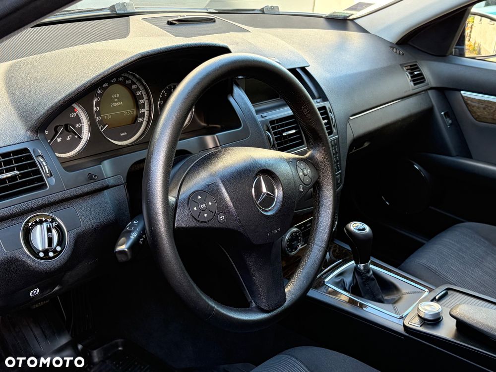 Mercedes-Benz Klasa C 180 K BlueEff Elegance - 25