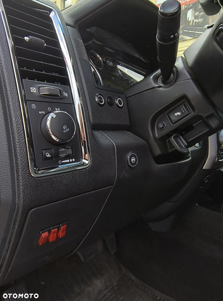 Dodge RAM - 36