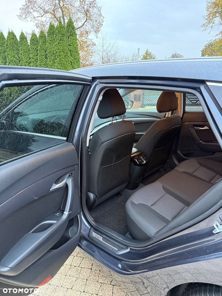 Hyundai i40 Kombi 1.7 CRDi DCT Premium - 10