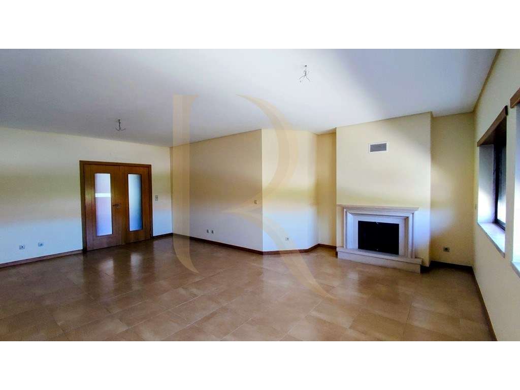 Apartamento T3 com arrecadação, elevador nas Colinas do Sul - Paio ... - Grande imagem: 2/29