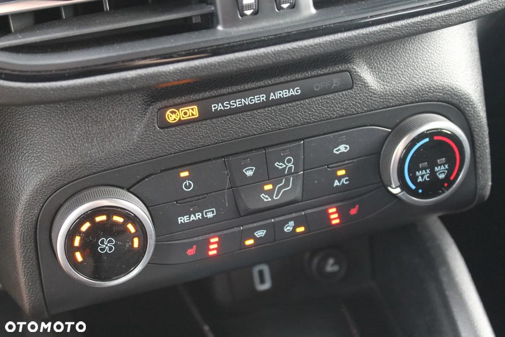 Ford Focus 1.5 EcoBlue Start-Stopp-System ST-LINE - 25