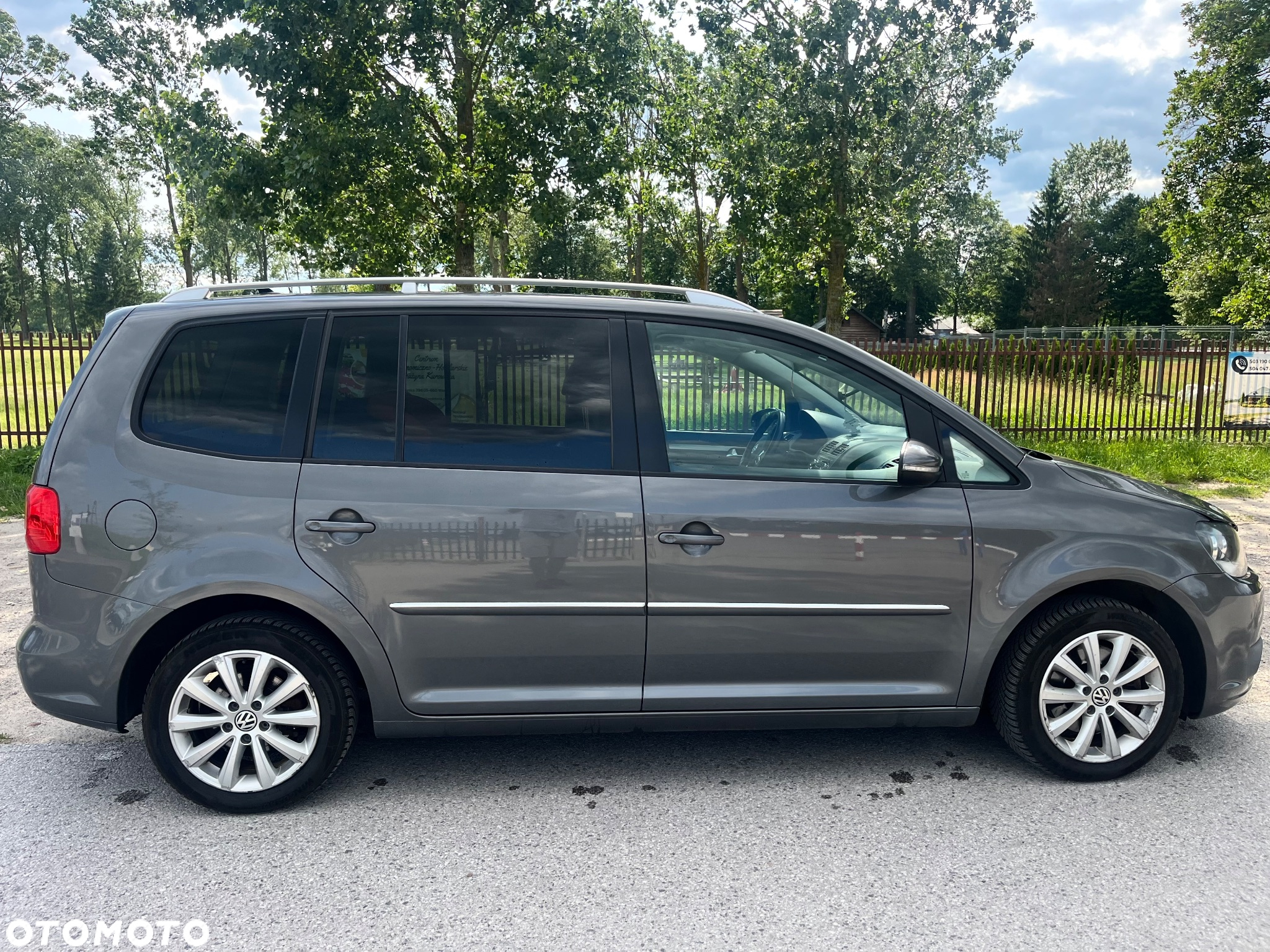 Volkswagen Touran 2.0 TDI DPF Highline - 19