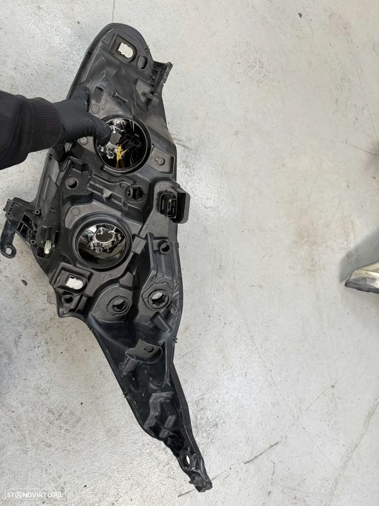 Ótica Direita Peugeot 208 I - 4