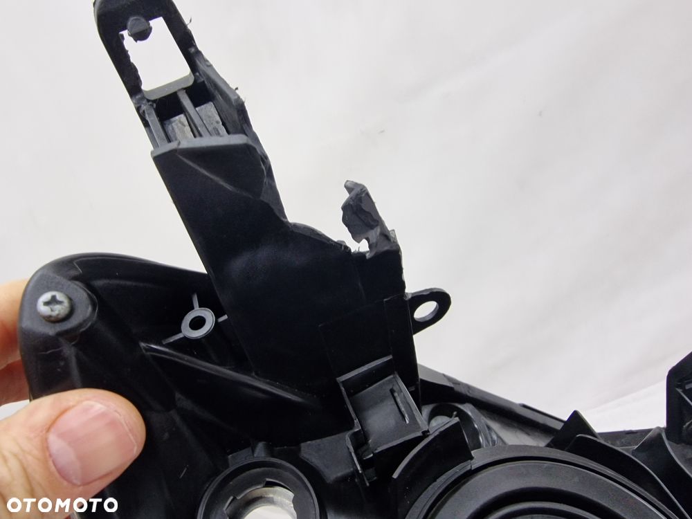 TOYOTA RAV III 06- LEWA PRZEDNIA ZWYKŁA SOCZEWKA LEWA LAMPA PRZEDNIA PRZÓD NR ICHIKOH 42-36 , NR AUKCJI LL145 - 17