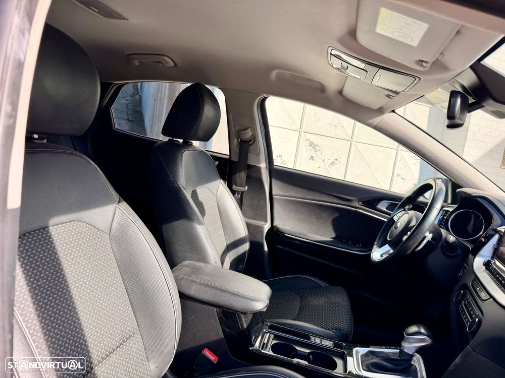 Kia XCeed - 30