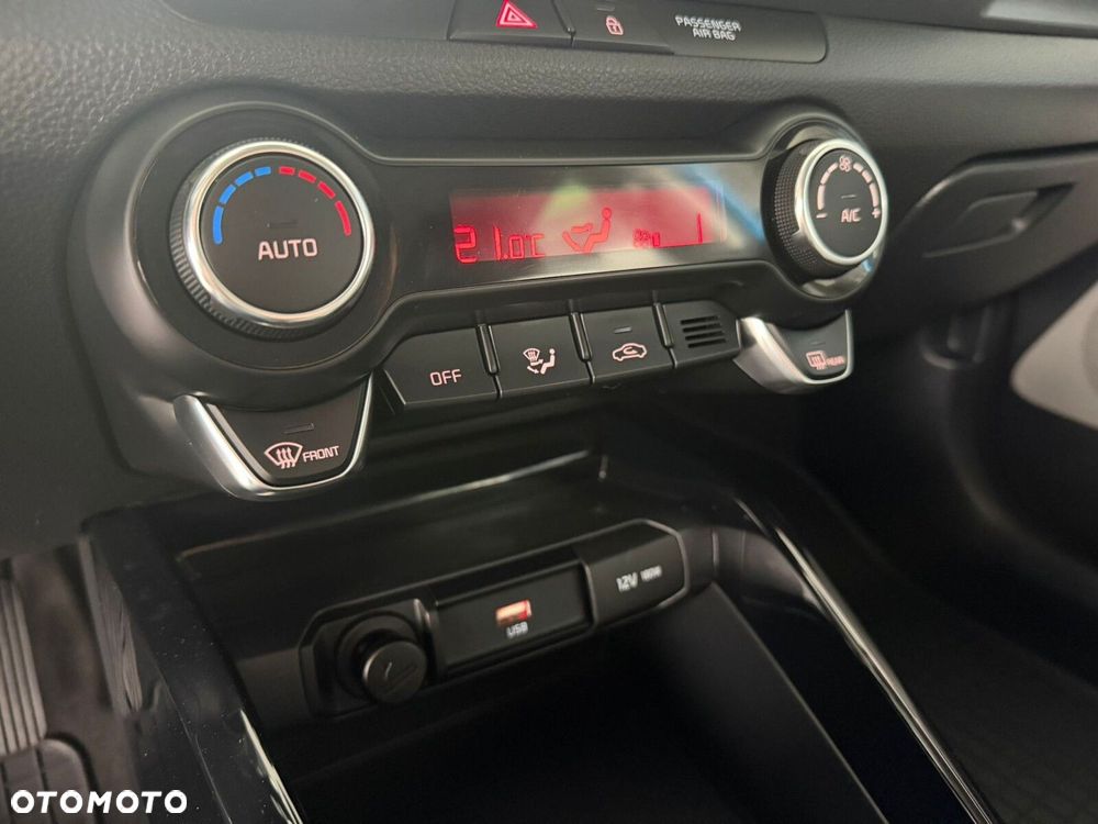 Kia Stonic - 25