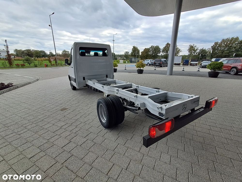 Mercedes-Benz Sprinter - 10