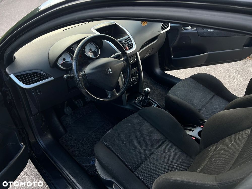 Peugeot 207 - 17