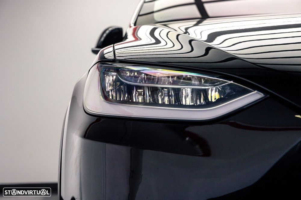 Tesla Model X - 4