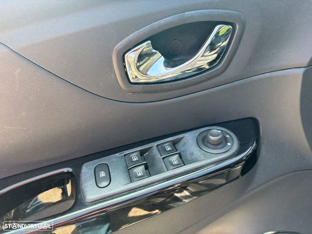 Renault Captur 1.5 dCi Exclusive - 18