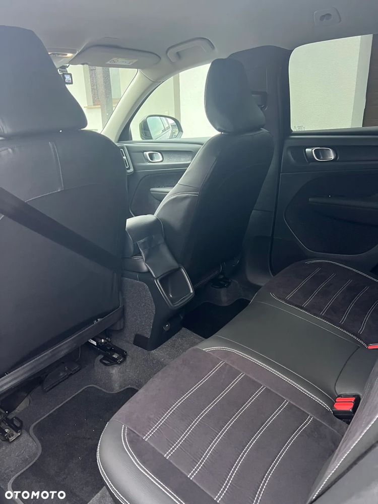 Volvo XC 40 T3 Momentum - 9