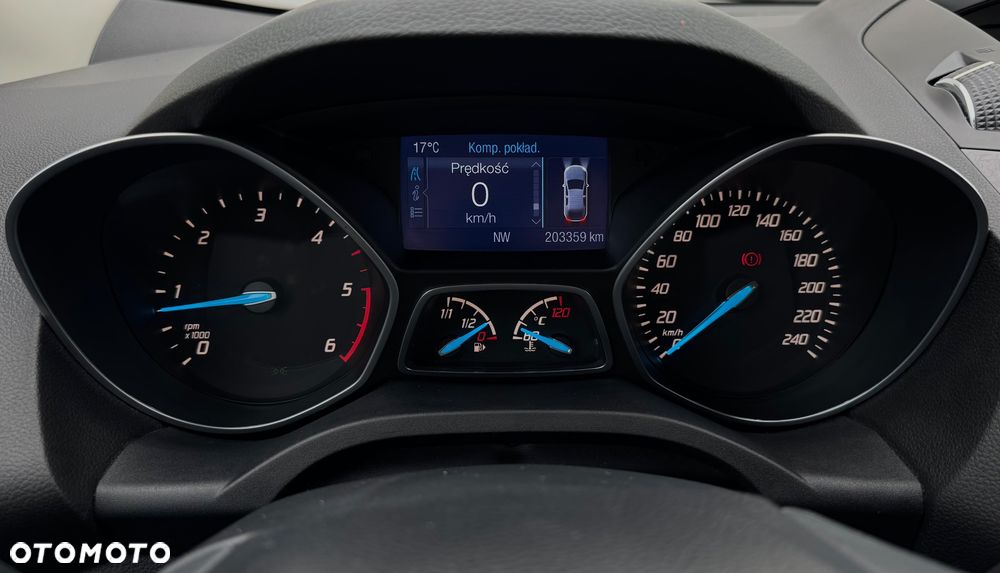 Ford Kuga 2.0 TDCi 2x4 Titanium - 12