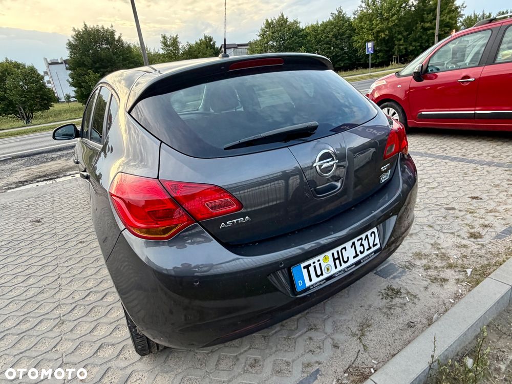 Opel Astra - 10