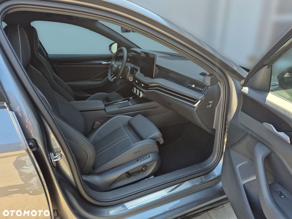 Skoda Superb 2.0 TSI Sportline DSG - 18