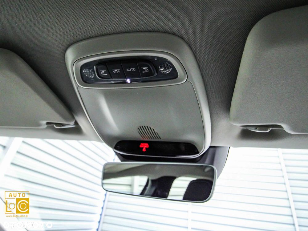 Volvo V40 D2 Momentum - 28