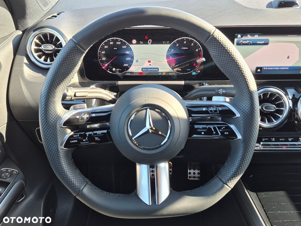 Mercedes-Benz GLA - 22