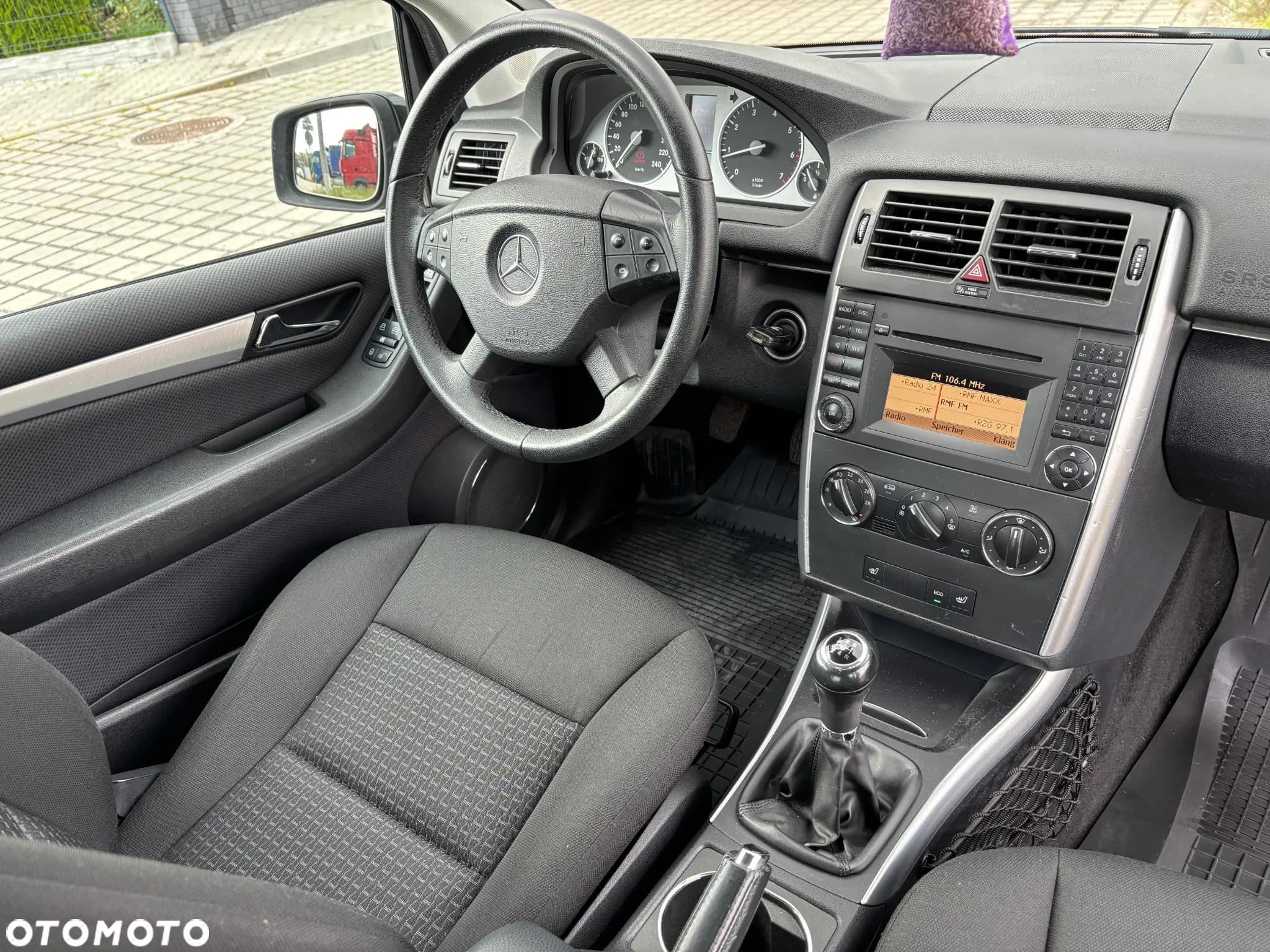 Mercedes-Benz Klasa B 180 - 7