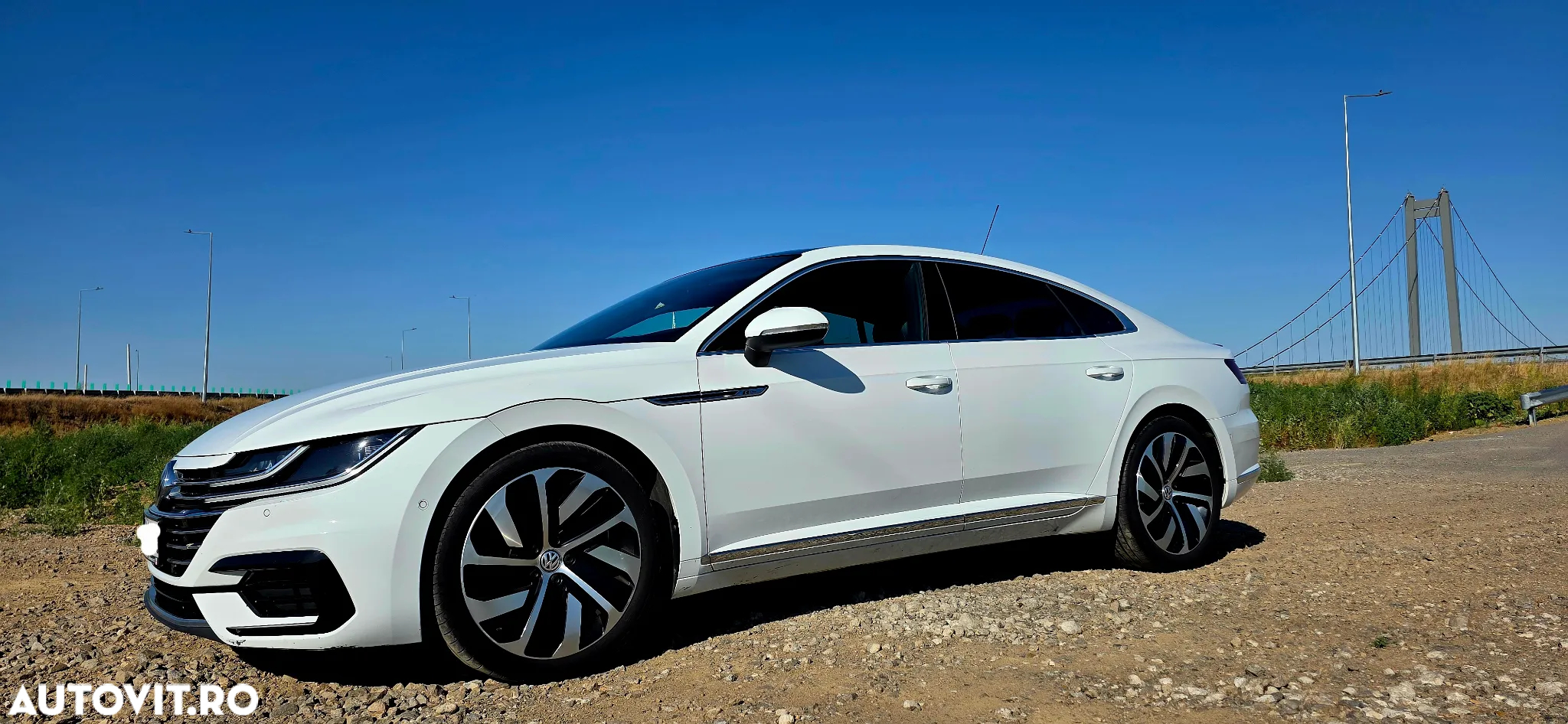 Volkswagen ARTEON 2.0 TSI DSG Elegance - 2