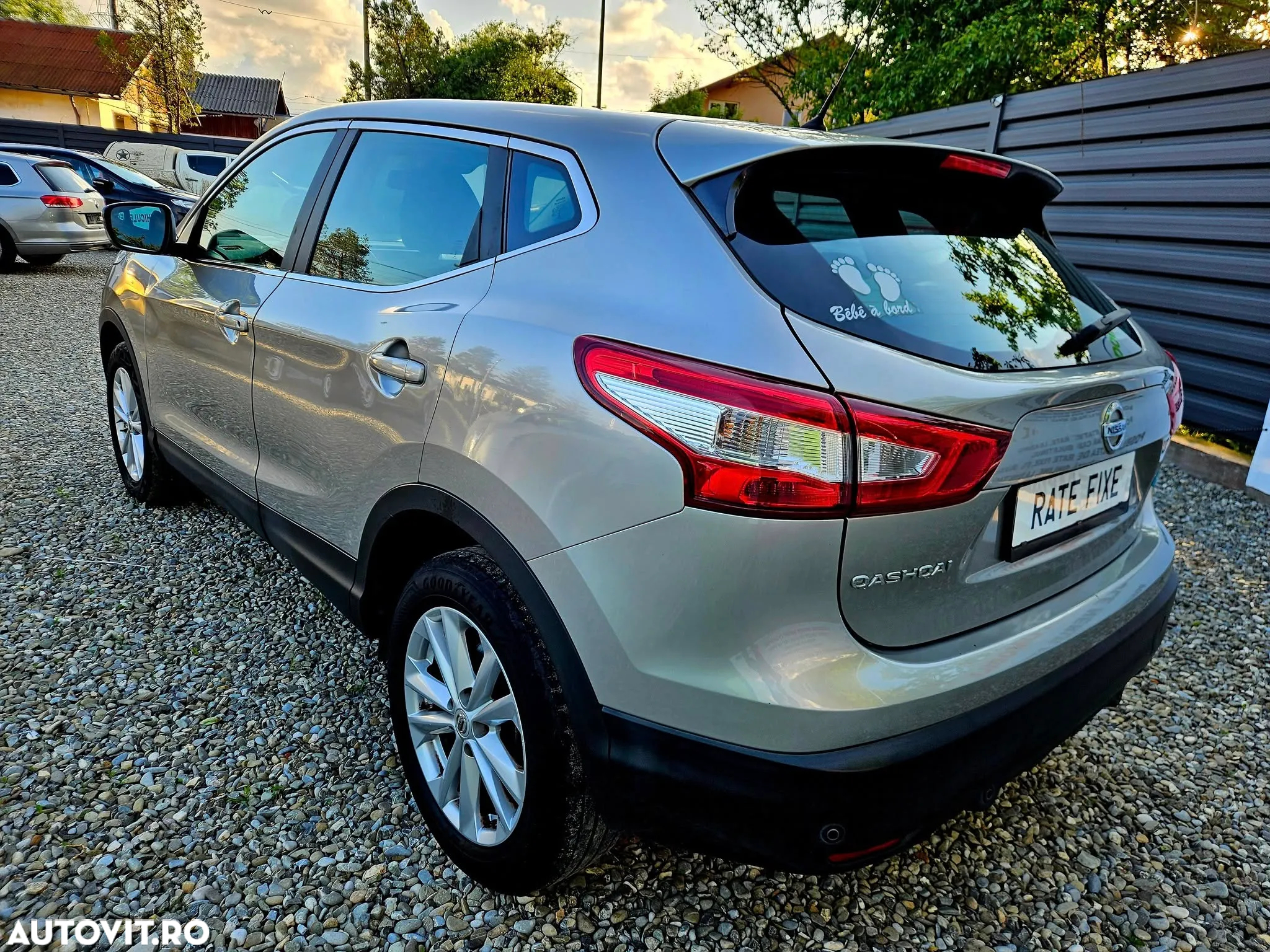 Nissan Qashqai 1.5 DCI N-Connecta - 4
