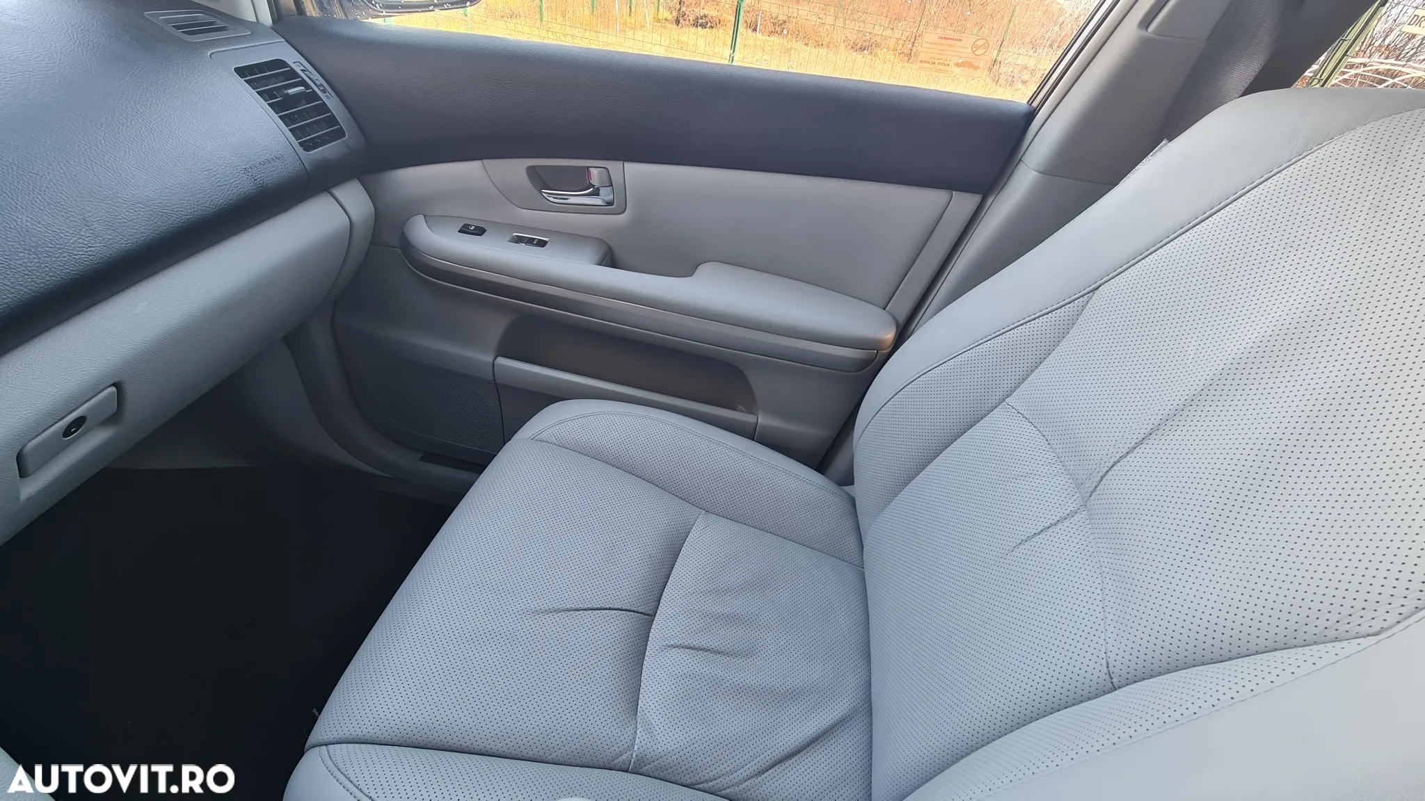 Lexus Seria RX 400h (hybrid) - 12