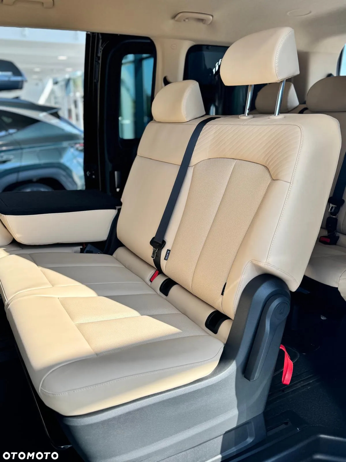Hyundai Staria 1.6 T-GDI HEV Smart VIP - 24