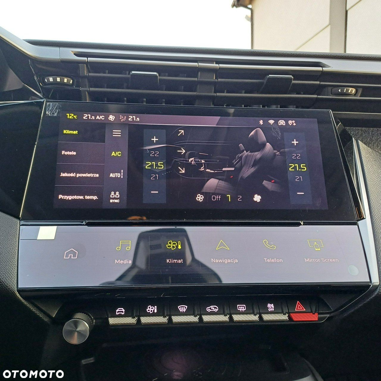 Peugeot 408 - 25