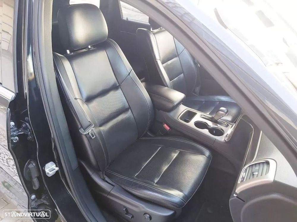 Jeep Grand Cherokee - 28