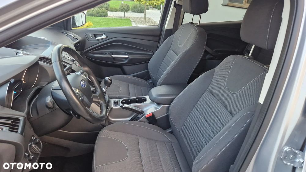 Ford Kuga 1.6 EcoBoost 2x4 Titanium - 10