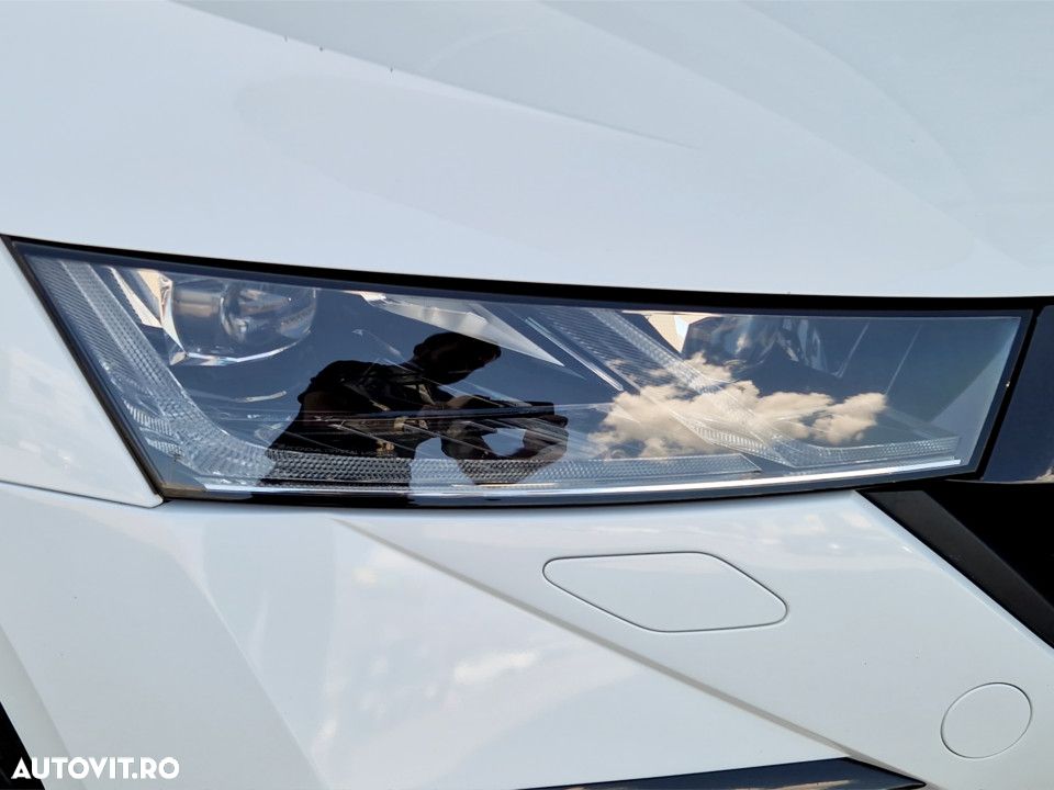 Skoda Octavia 2.0 TDI DSG RS - 10