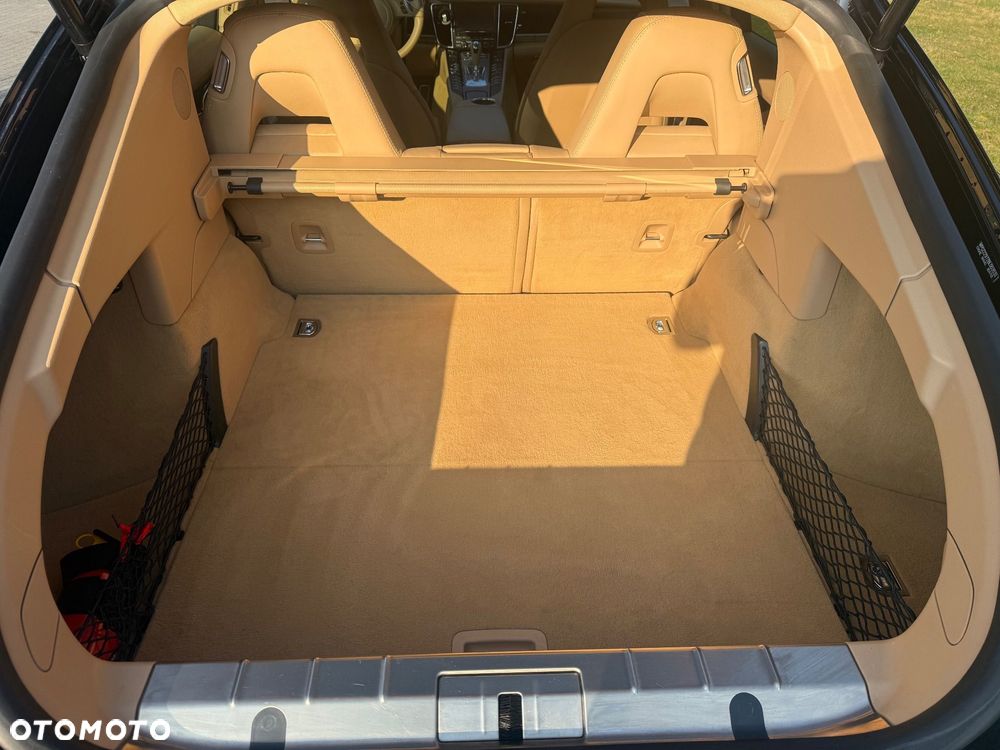 Porsche Panamera 4 PDK - 17