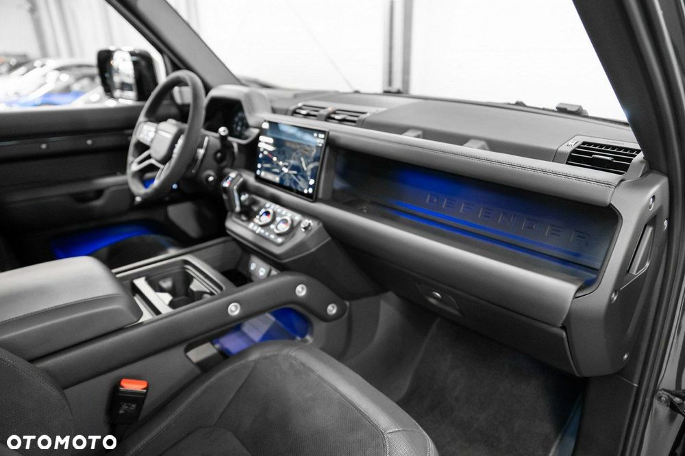 Land Rover Defender - 20