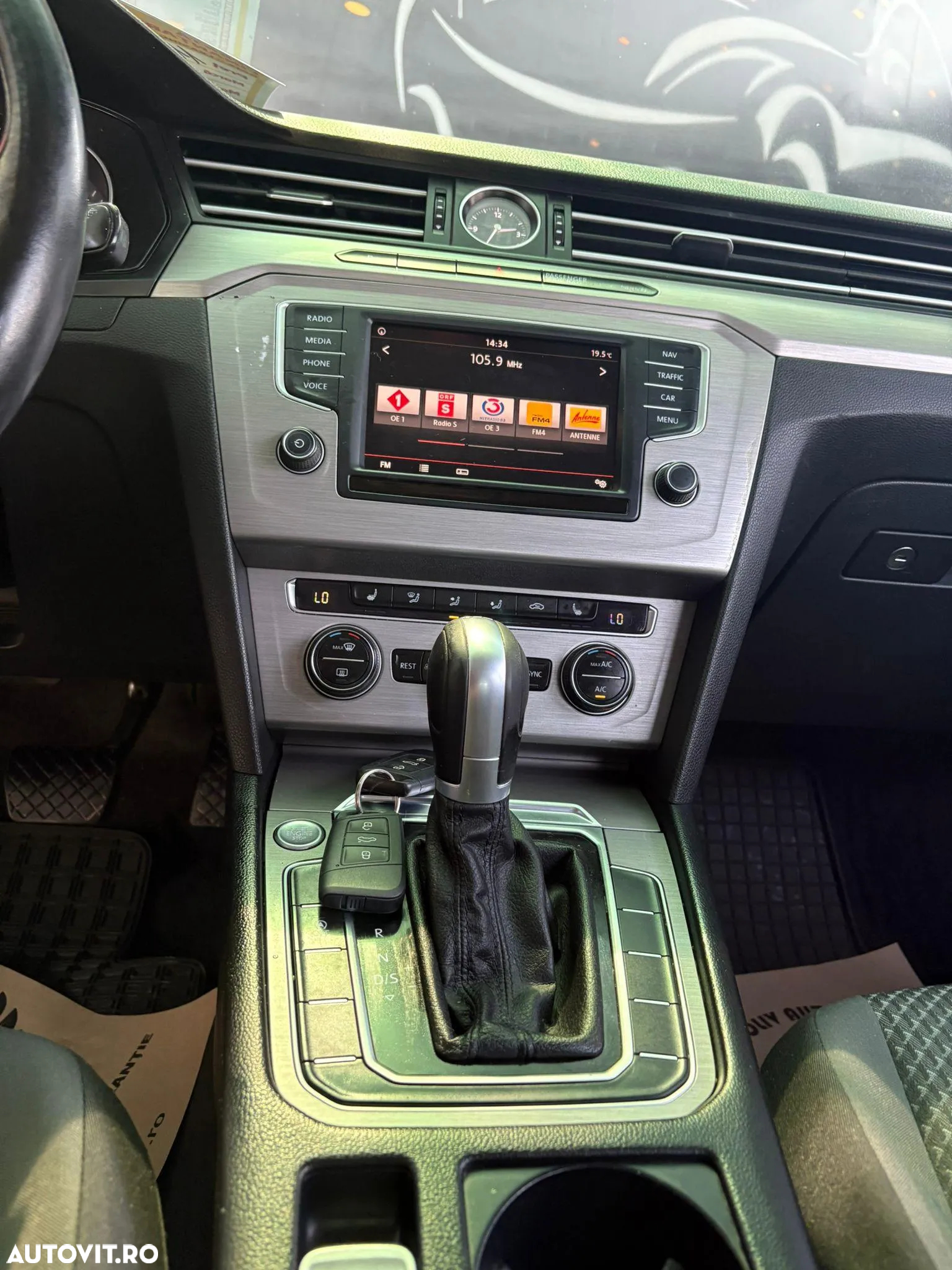 Volkswagen Passat - 11