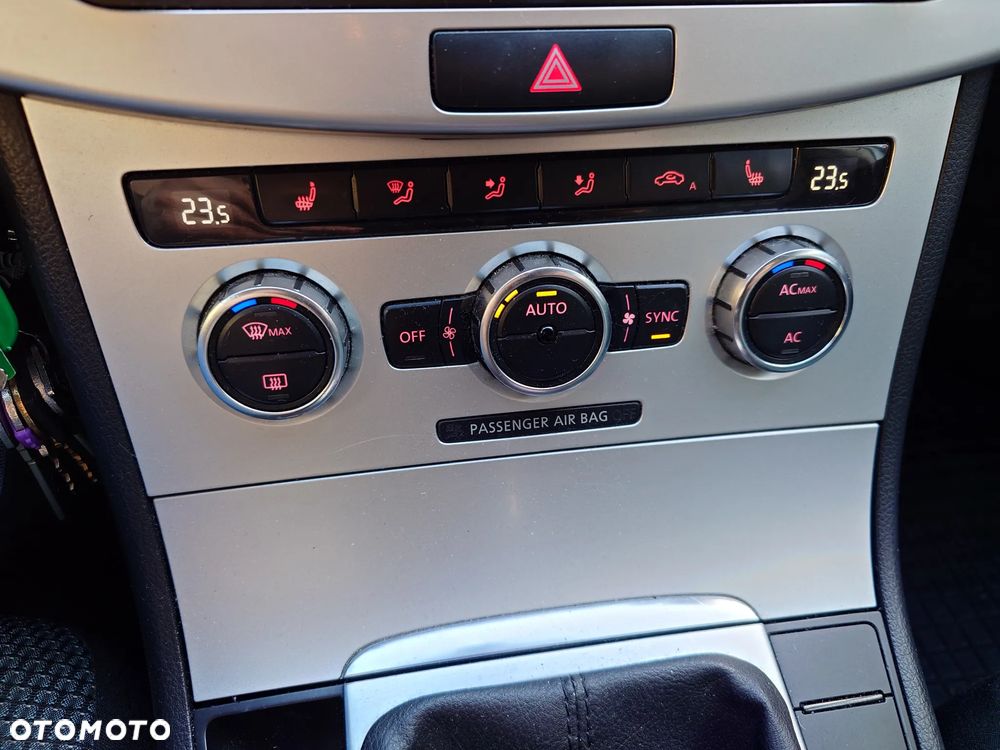 Volkswagen Passat Variant 1.6 TDI BlueMotion Technology Comfortline - 15