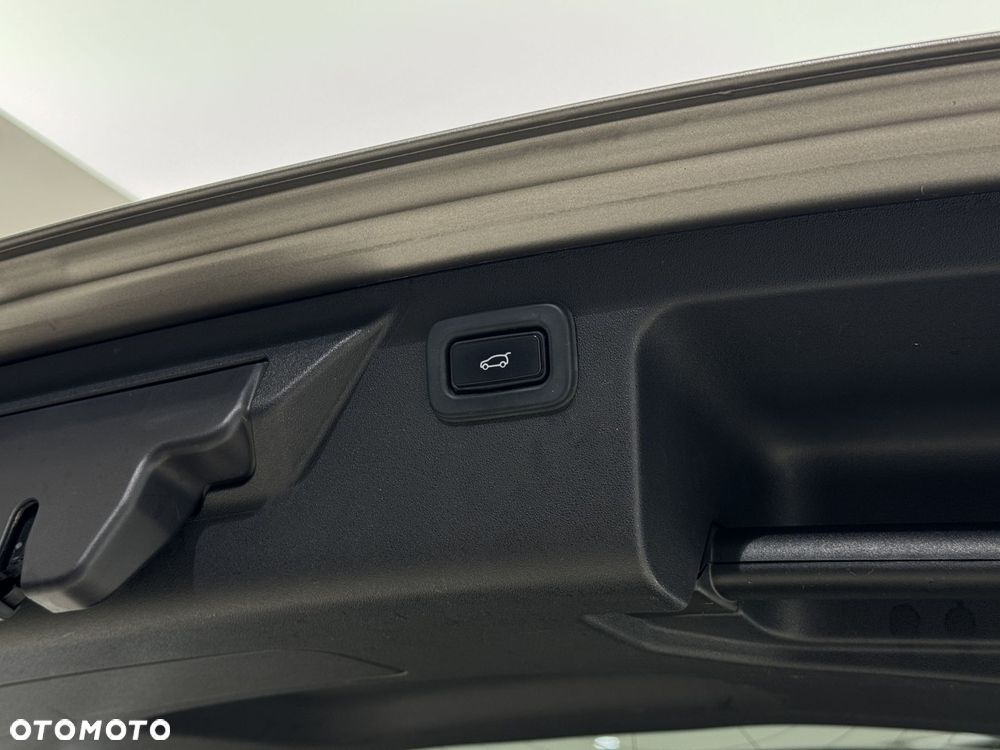 Land Rover Discovery - 18