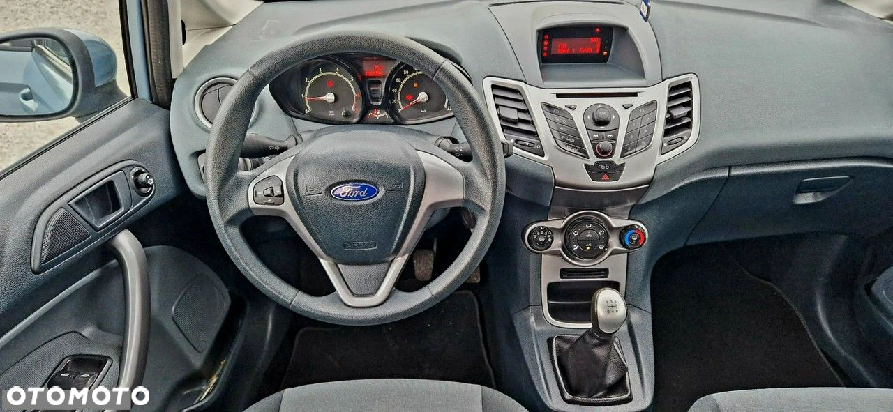 Ford Fiesta 1.25 Ambiente - 30