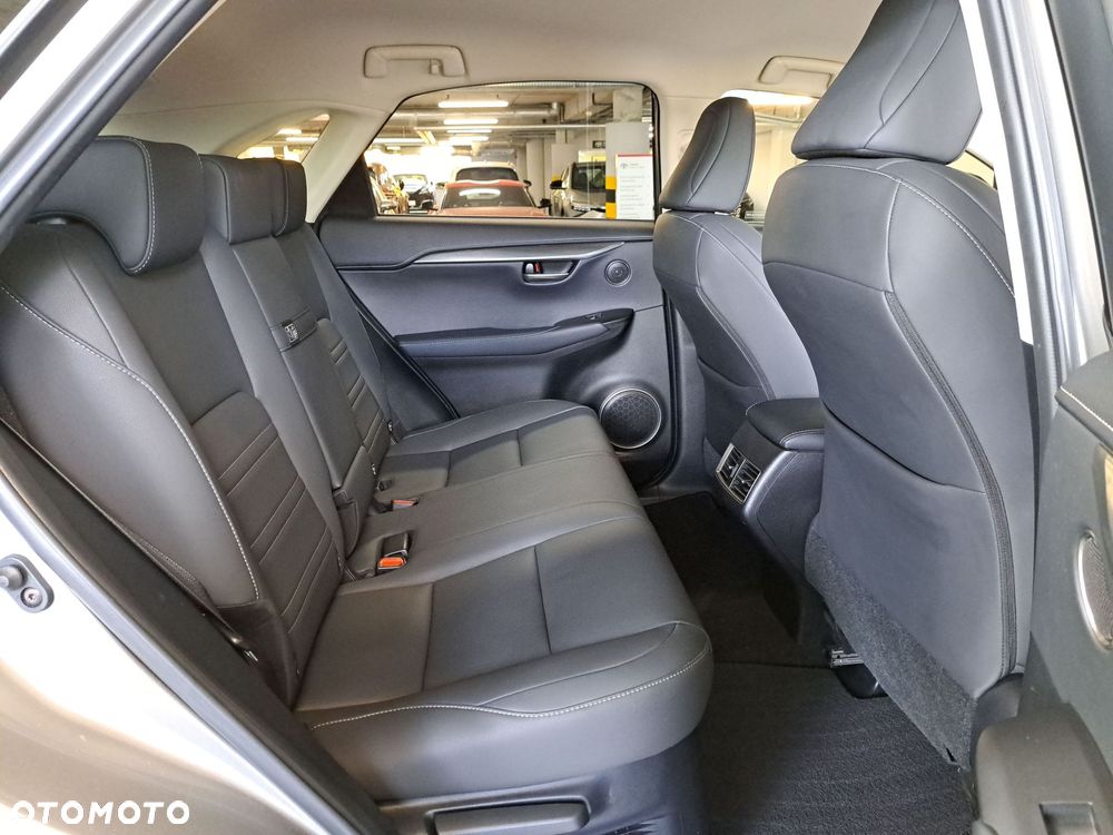 Lexus NX 300h F Impression AWD - 15