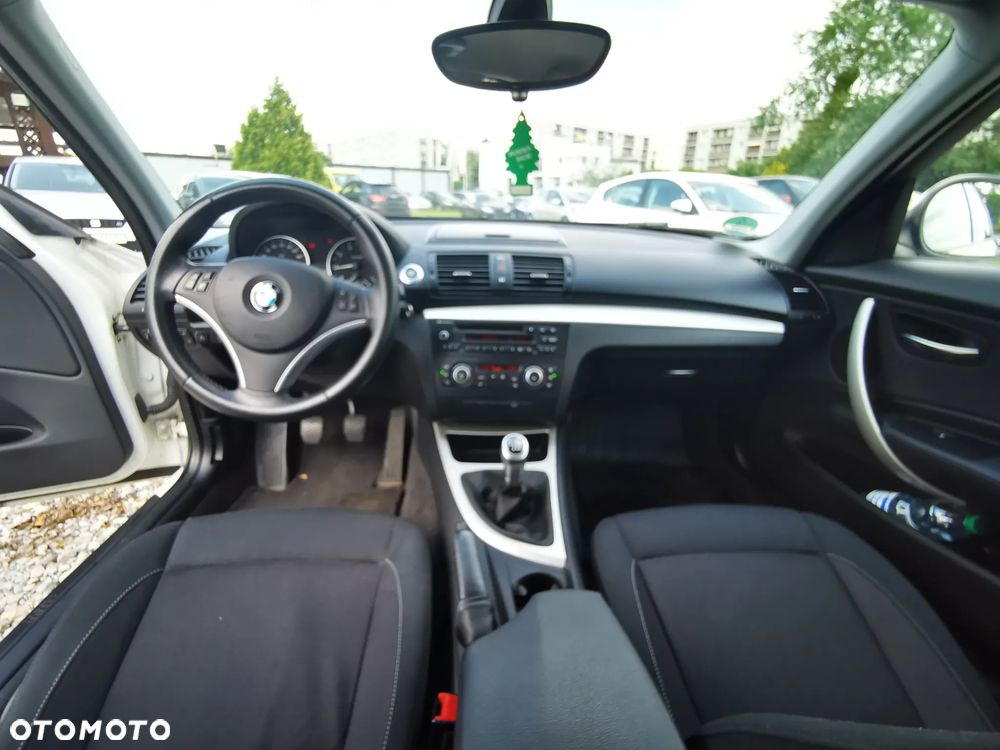 BMW Seria 1 116i Edition Sport - 9