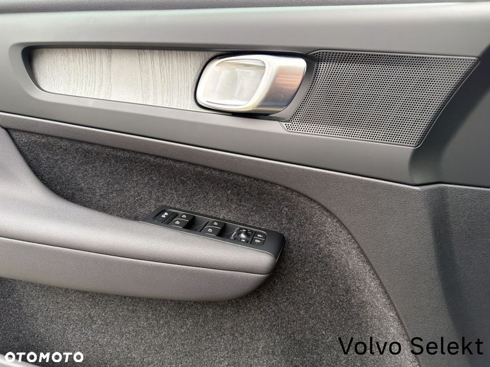 Volvo XC 40 - 25