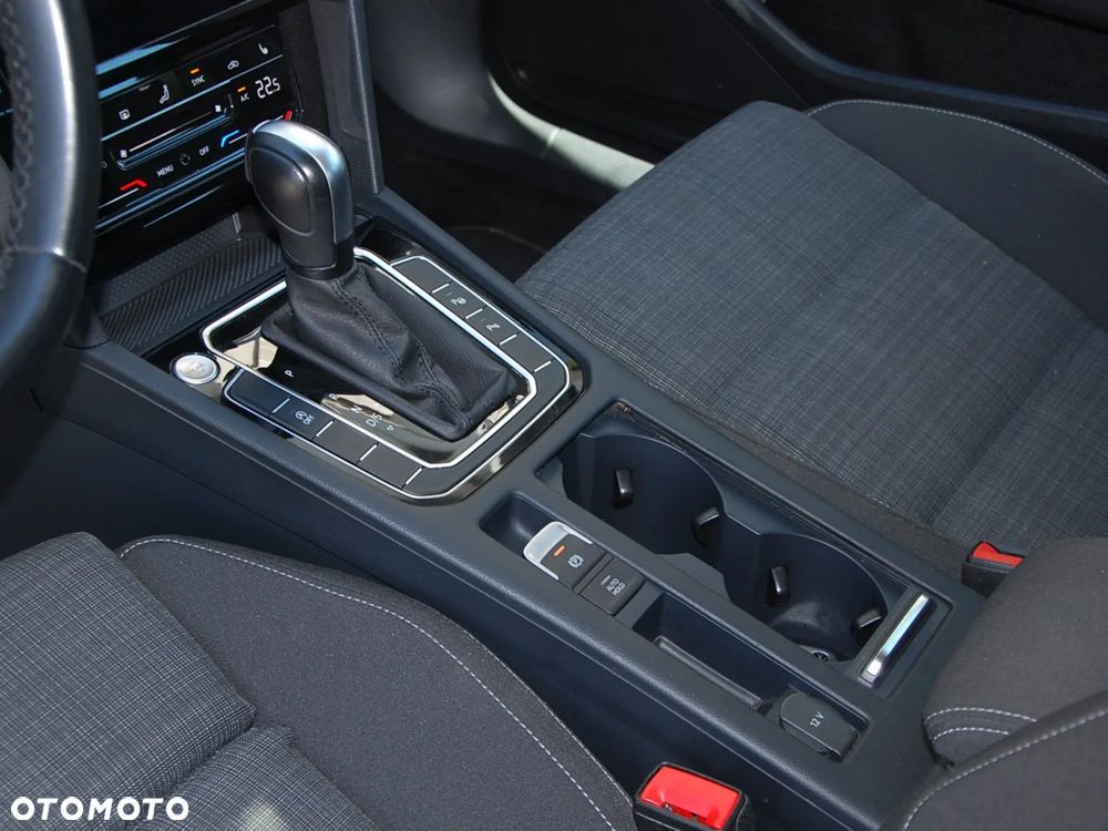Volkswagen Passat 2.0 TSI Business DSG - 27