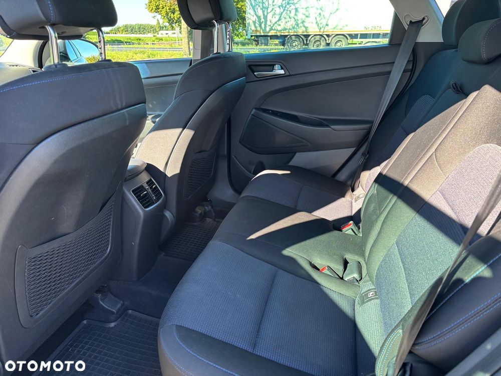 Hyundai Tucson 2.0 CRDI BlueDrive Style 2WD - 11