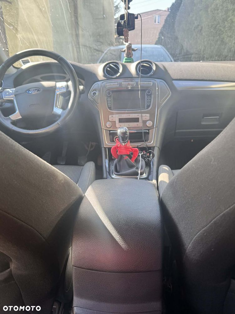 Ford Mondeo 2.0 Ghia - 5