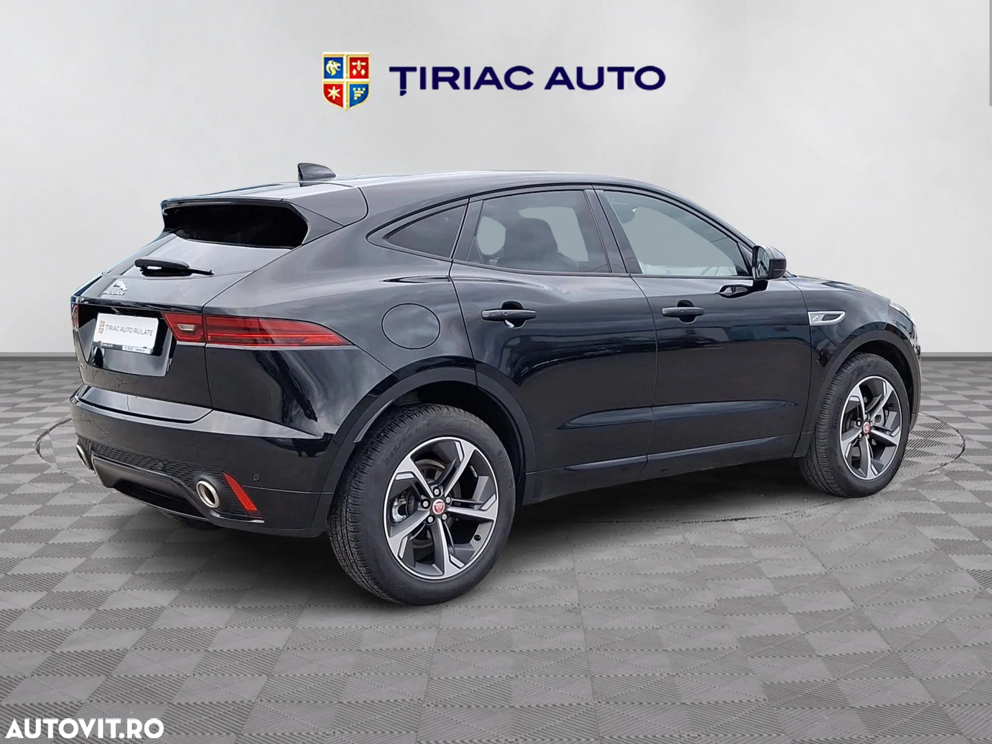 Jaguar E-Pace P200 AWD R-Dynamic - 6