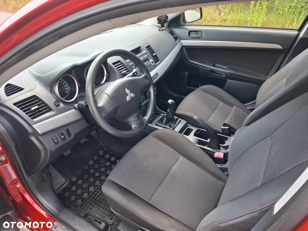Mitsubishi Lancer 1.8 Intense - 27