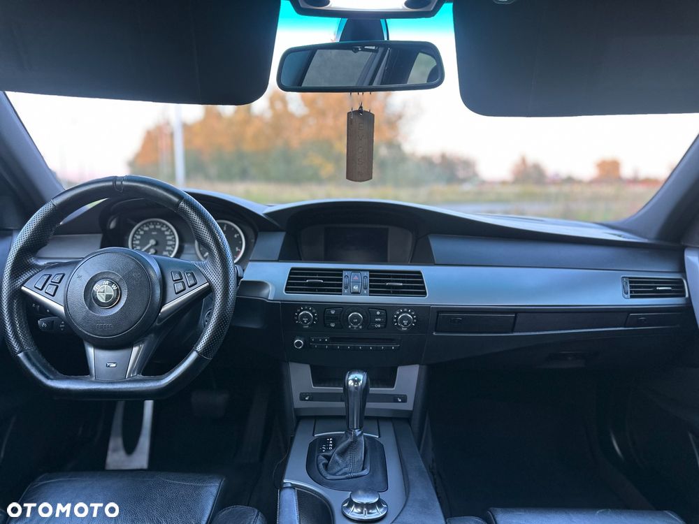 BMW Seria 5 525d - 9