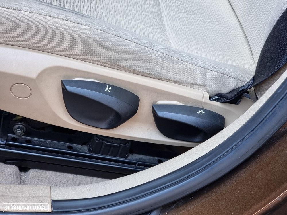 BMW X1 20 d sDrive - 21