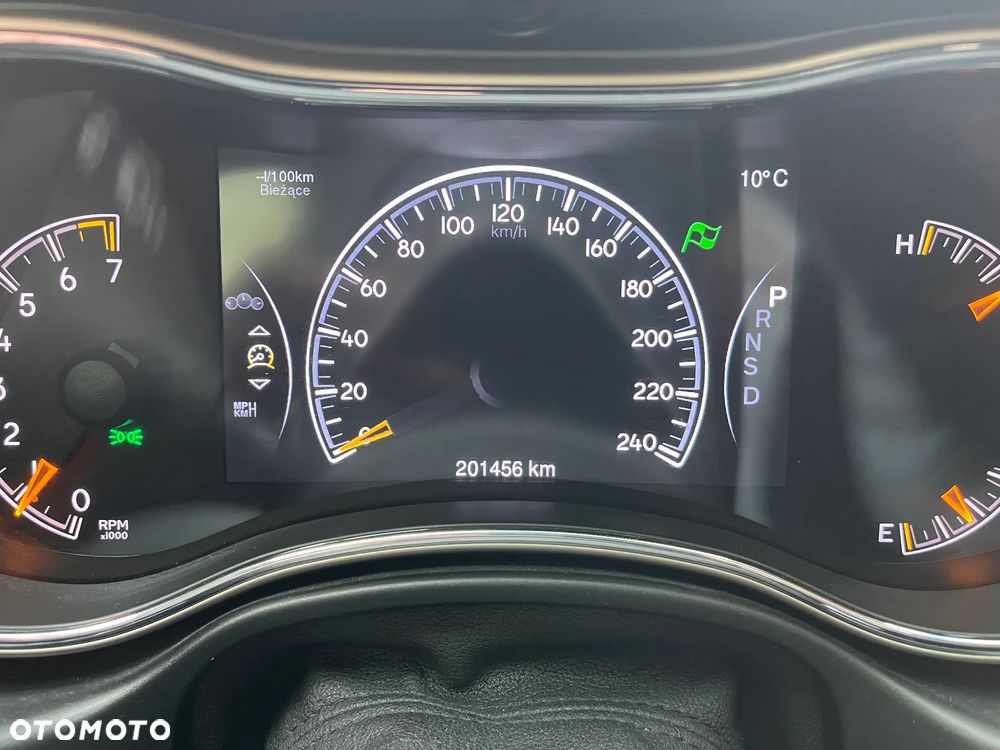 Jeep Grand Cherokee - 36