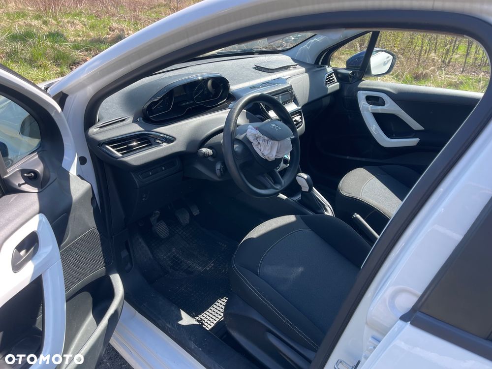 Peugeot 208 PureTech 68 Like - 10
