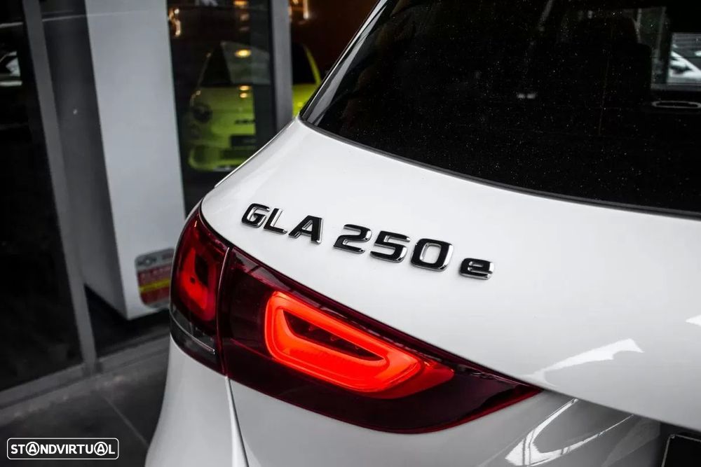 Mercedes-Benz GLA 250 e AMG Line - 12