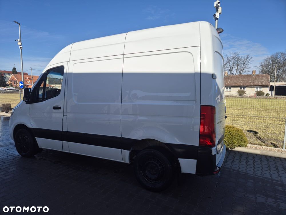 Mercedes-Benz Sprinter - 4